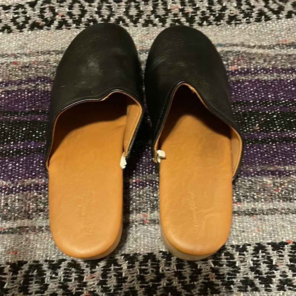 Universal Thread clogs - Picture 3 of 6
